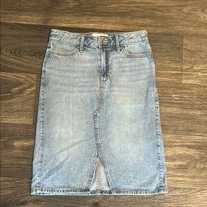 Girl’s Light Wash Denim Midi Skirt 9/10